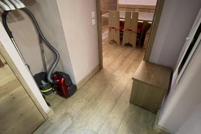 Entrée avec WC séparée