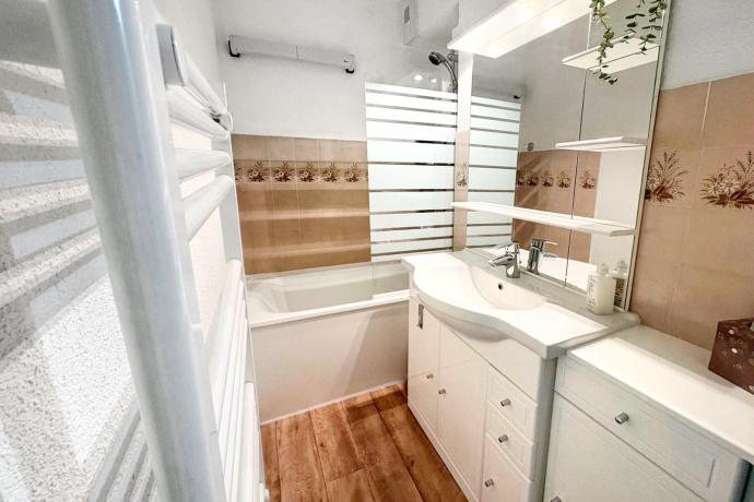 Baignoire avec rangements