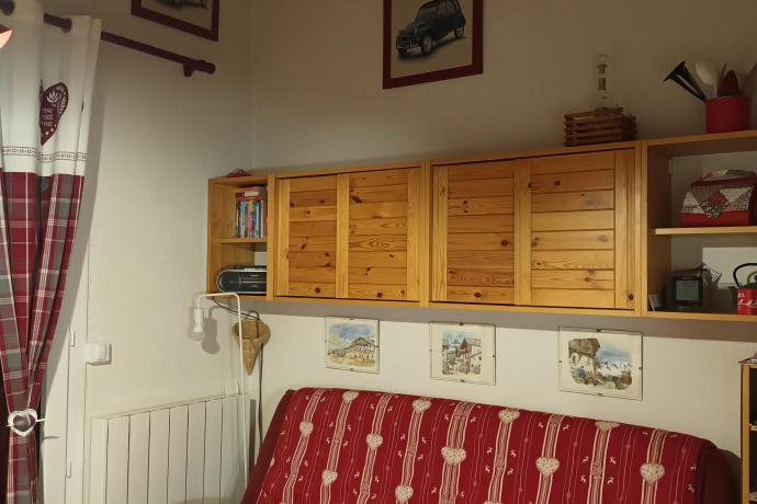 banquette clic clac dans pièce a vivre