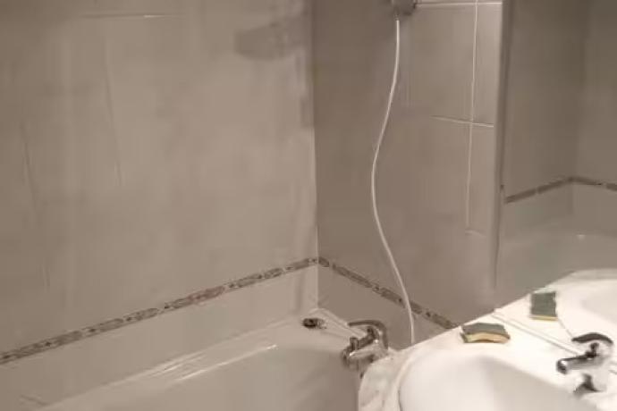 Baignoire, lavabo, WC