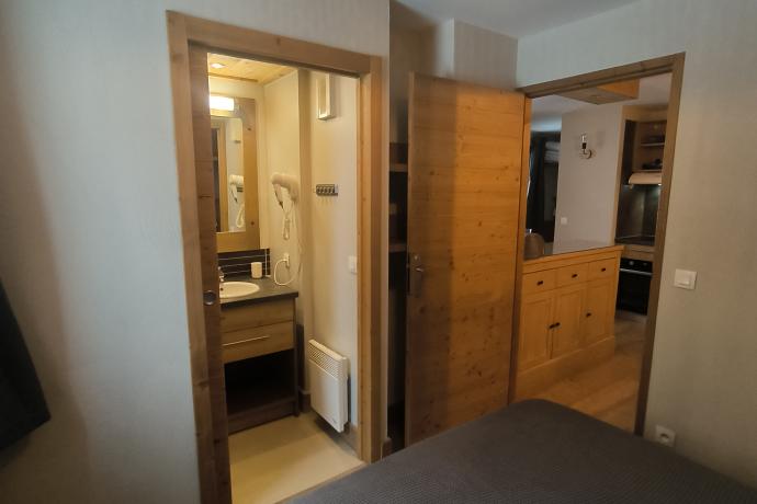 Chambre parentale + salle d'eau
