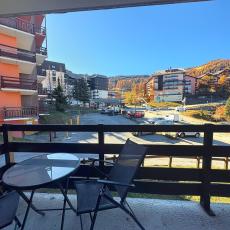 1 table avec 3 chaises