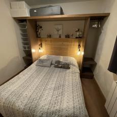 Chambre séparée avec lit 140
