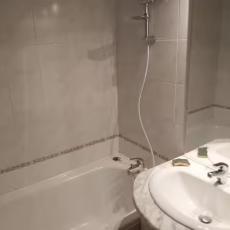 Baignoire, lavabo, WC